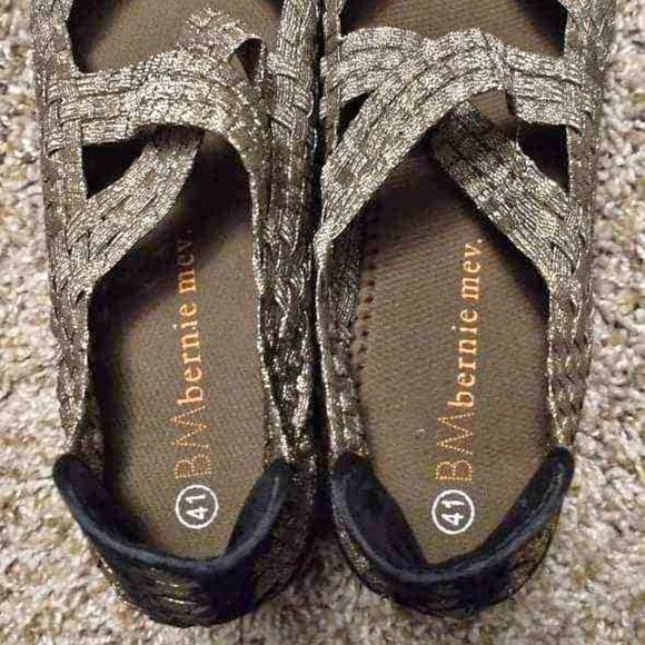 Bernie Mev. Cleopatra wedge pump Sz 41 S-001 - Picture 2 of 5